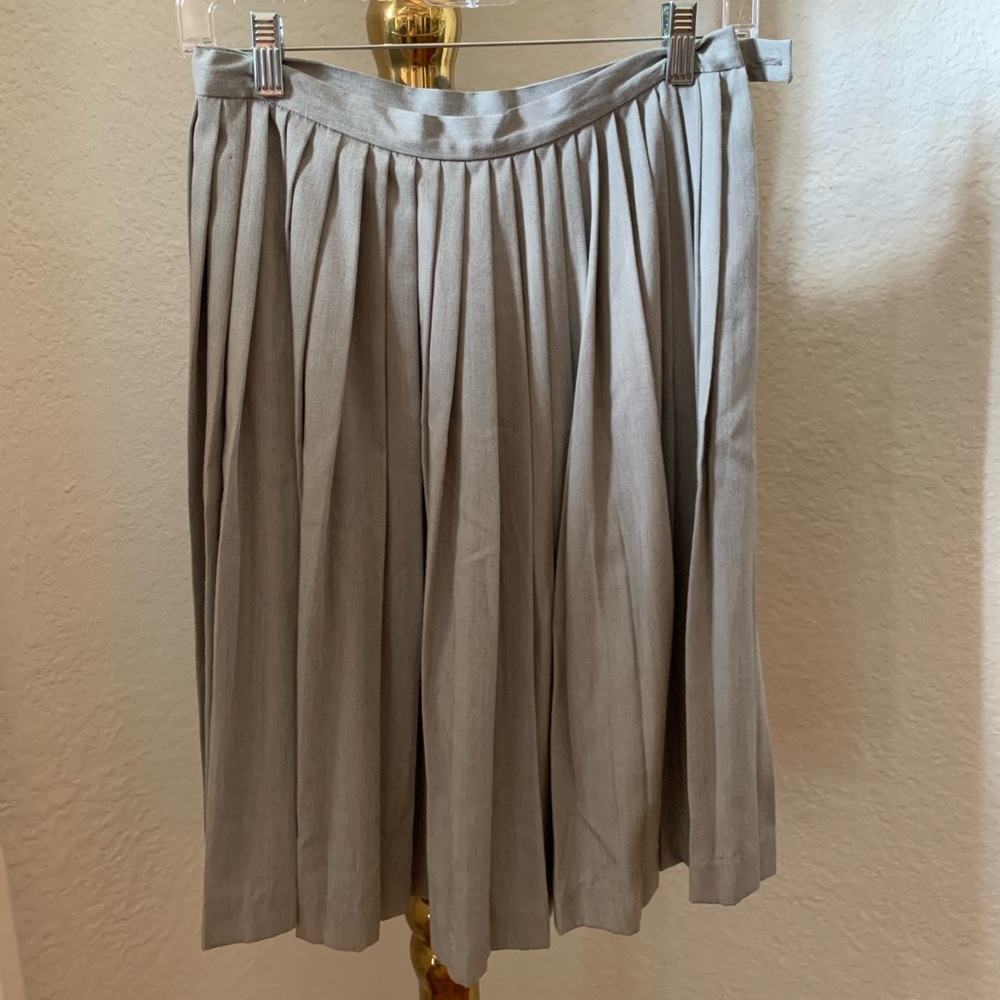 Gray pleated Skirt